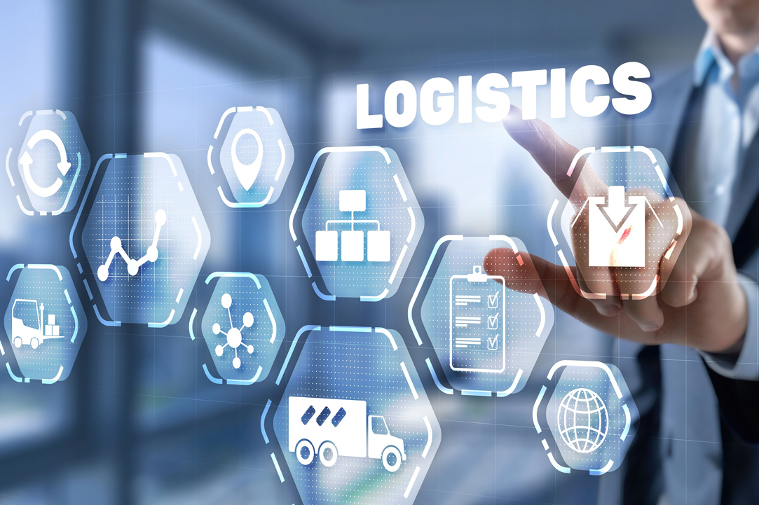 Man using Buchanan Logistics technology to ship freight