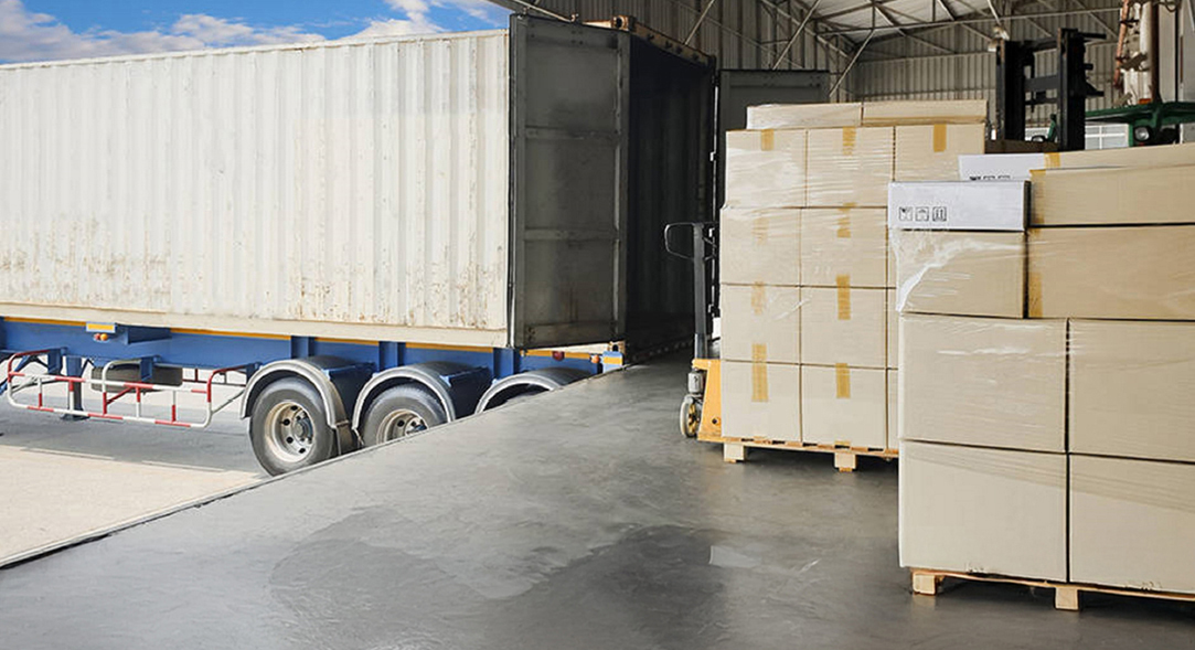 Buchanan Logistics will transport your drayage container from port to rail to store.