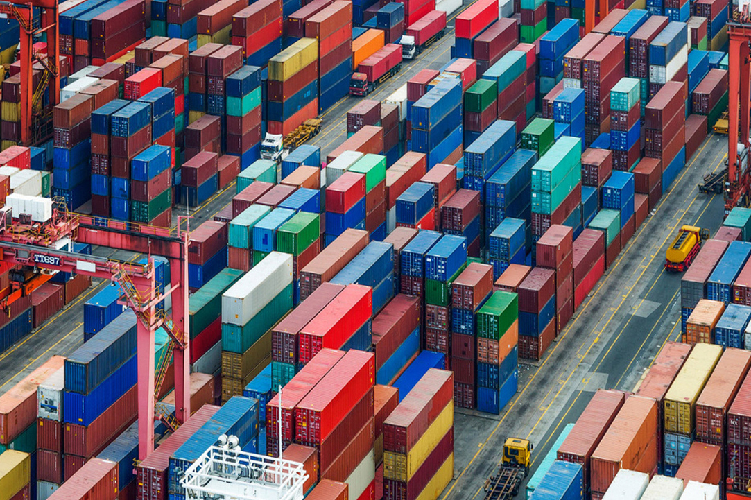 Buchanan Logistics will transport your drayage container from port to rail to store.
