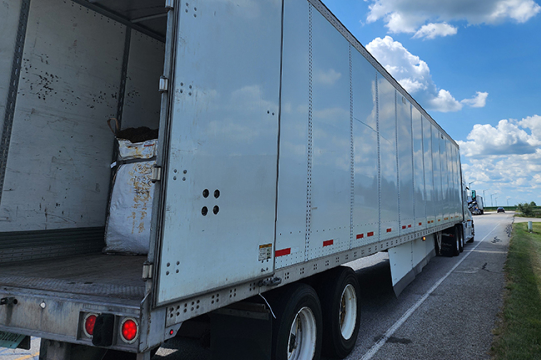 Buchanan Logistics, Inc. arrange freight transport for dry van, flatbed, and many other types of trailers.