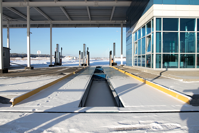 Before you hit the weigh station, or leaving the lot, use the roadside inspection checklist to cover your tail!